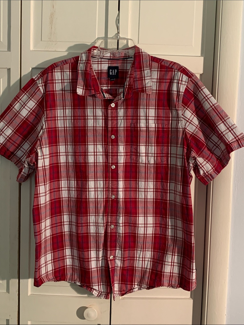 GAP Red and White Plaid Short-Sleeve Button-Down Shirt